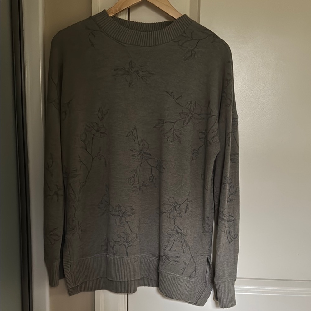 Women’s floral detail Sweater with side slits